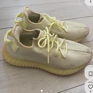 SOLD! Yeezy Boost 350 V2